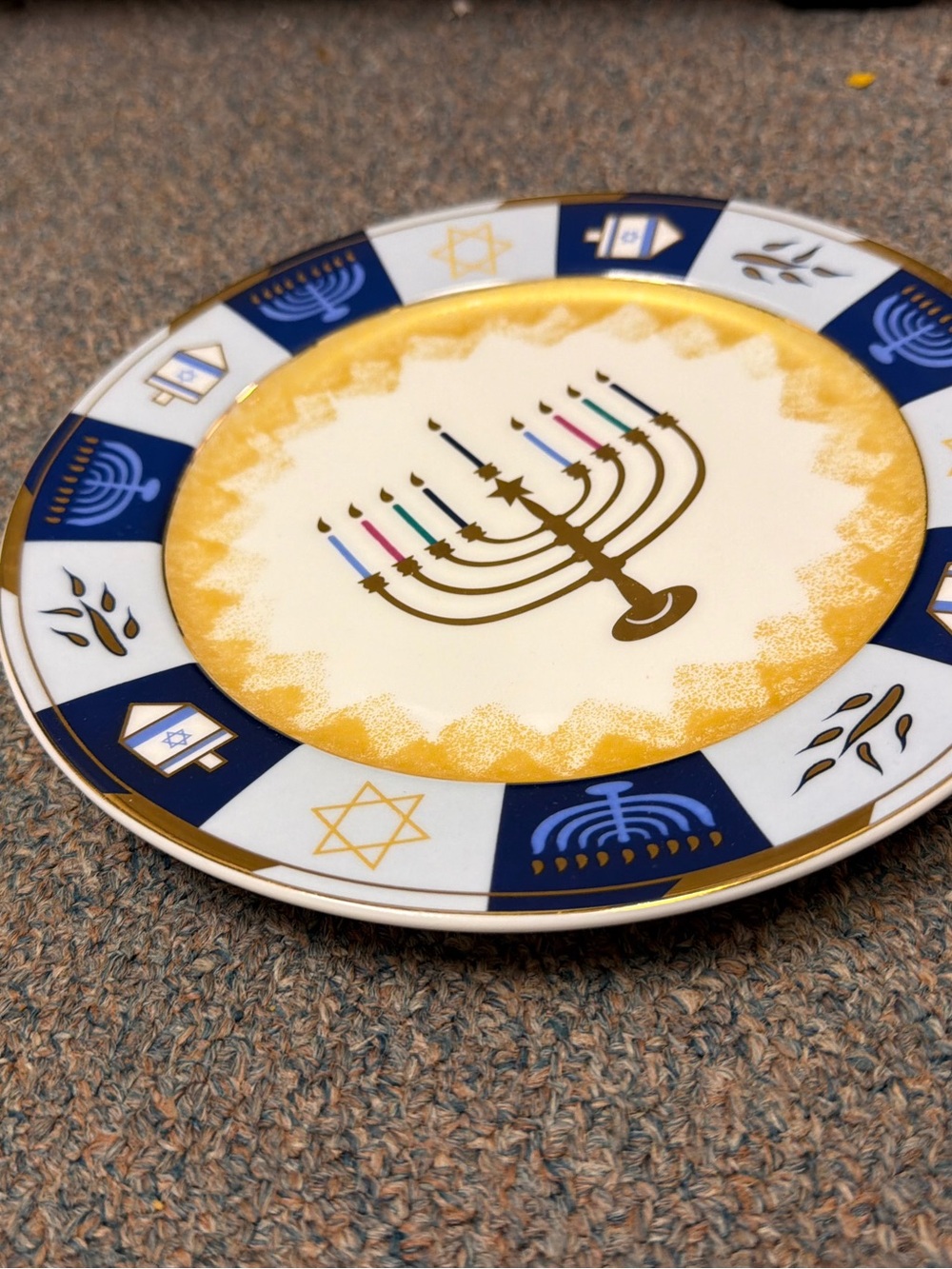 Avon Hanukkah ceramic plate with menorah in White, yellow and Navy with box